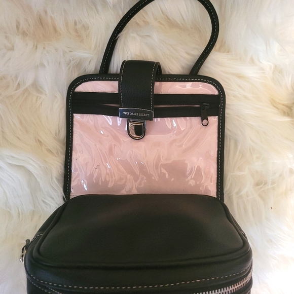 Victoria's Secret Travel Cosmetic Bag - Picture 4 of 11